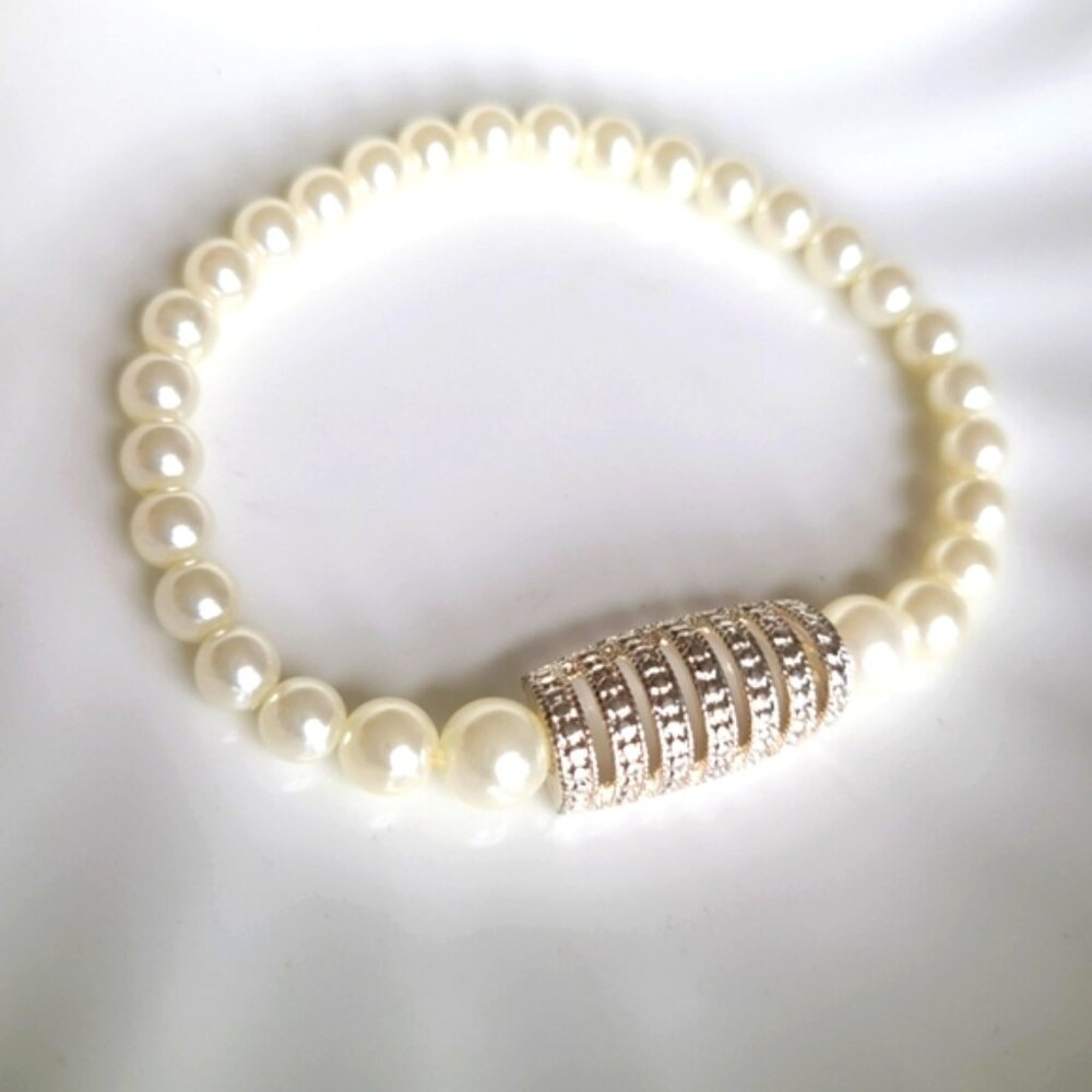 Beautiful Beaded White Pearl Silver Feminine Dainty Bracelet